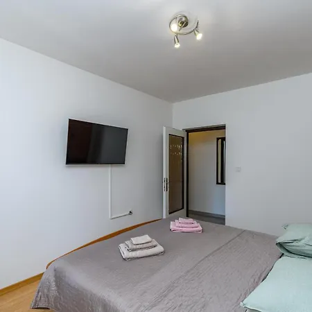 Leonas Paradise Apartment